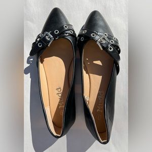 NWOT Mudd Loafers Size 9M runs small